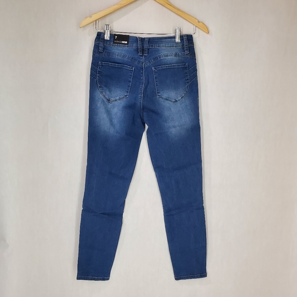 Fashion Nova Squat Like That Booty Lifting Jeans Medium Blue Wash Skinny Size 7 - Picture 7 of 13